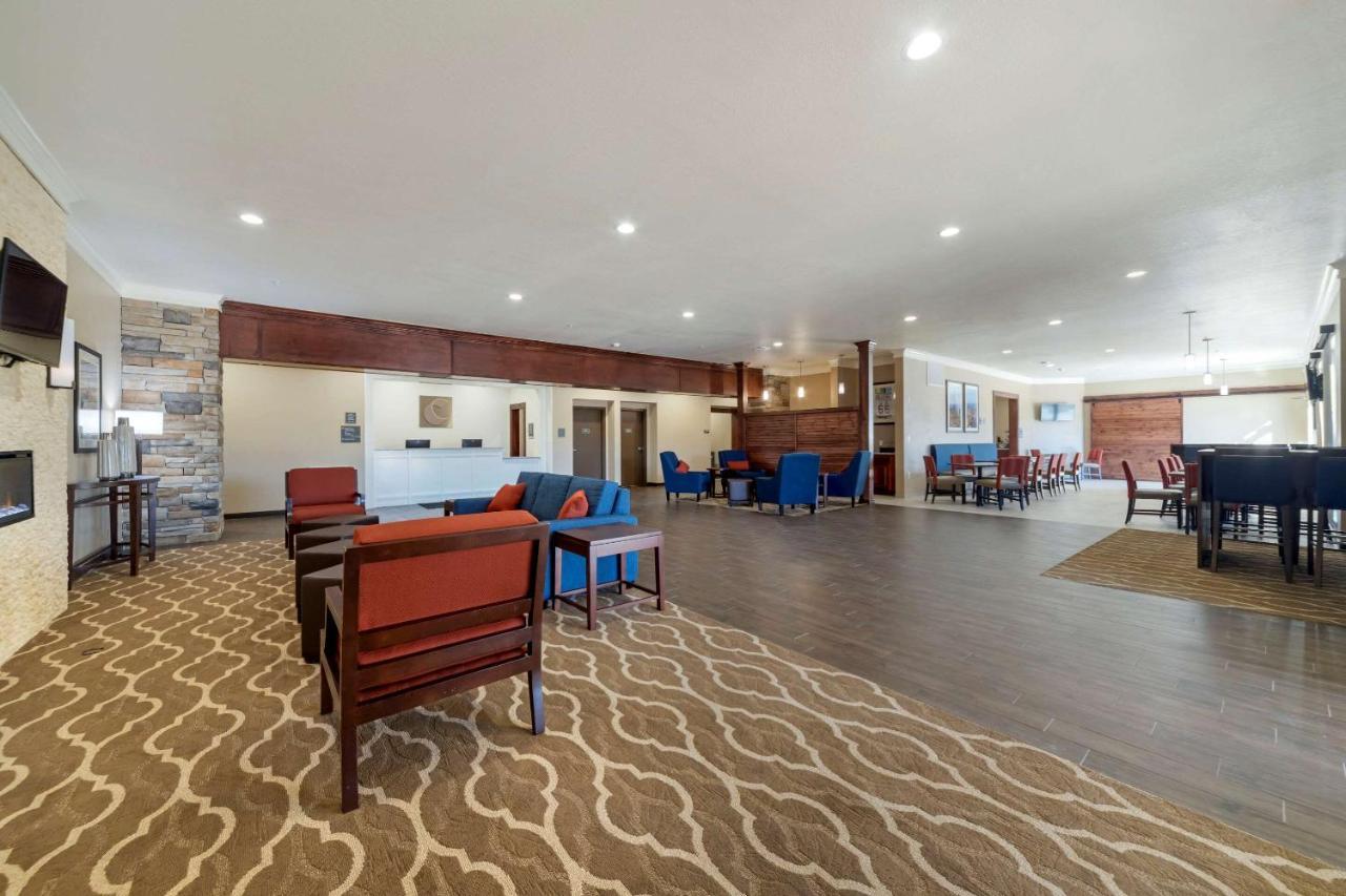 Comfort Inn & Suites Harrah Choctaw Екстер'єр фото